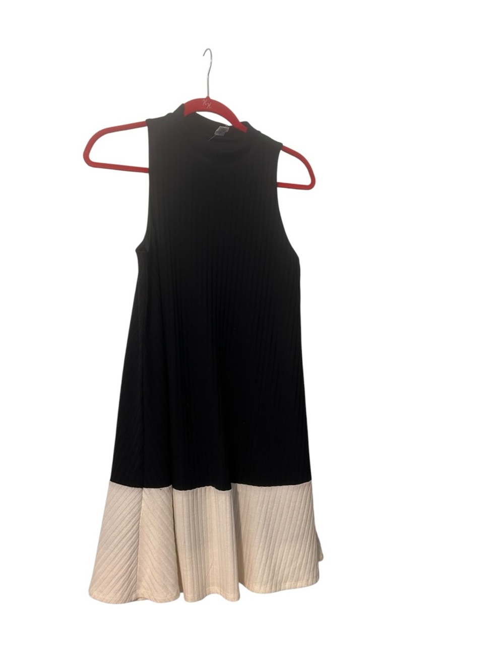 EUC it'S black/white colorblock ribbed sleeveless swing dress Size S